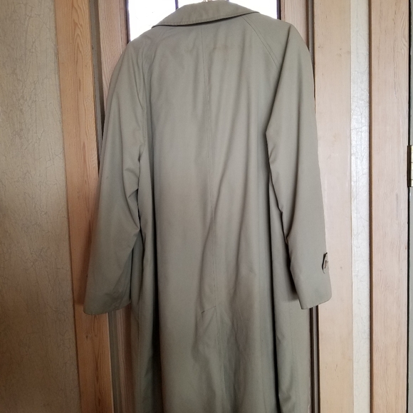 BILL BLASS BEAUTIFUL LY TAILORED MEN'S VINTAGE TAUPE OVERCOAT/FULLY LINED - Picture 3 of 7